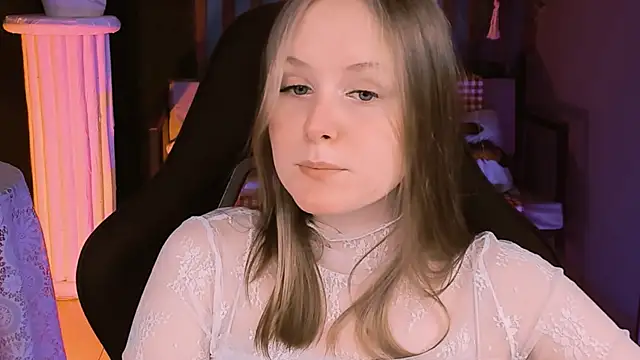 Snapshot of VivienLeeigh chatting on February 5, 7:20 pm VivienLeeigh online show from February 5, 7:20 pm