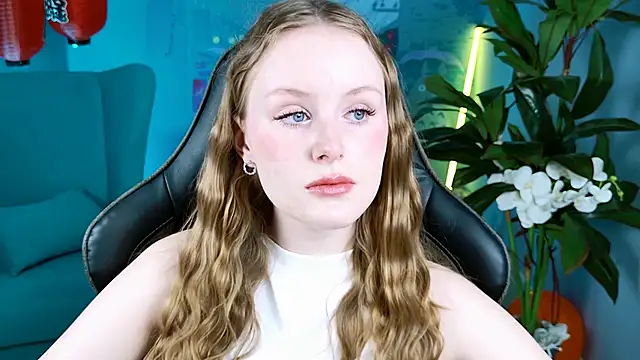 Snapshot of VivienLeeigh chatting on November 4, 9:08 am VivienLeeigh online show from November 4, 9:08 am