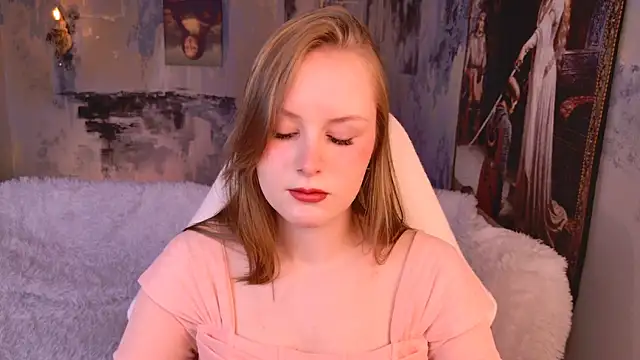 VivienLeeigh online show from March 3, 5:35 am