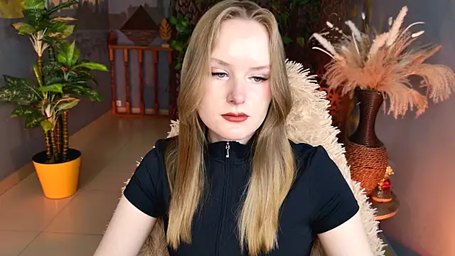 VivienLeeigh online show from May 13, 5:05 am