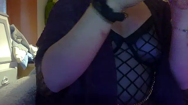 Snapshot of Psychosweety chatting on April 23, 12:15 pm Psychosweety online show from April 23, 12:15 pm