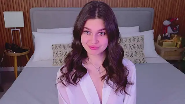 RihannaRose online show from December 3, 5:11 pm