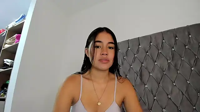 Snapshot of AriaMontgomery chatting on December 30, 11:28 pm AriaMontgomery online show from December 30, 11:28 pm