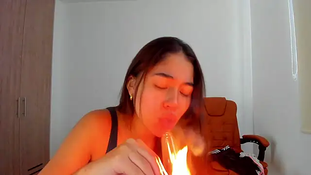 Snapshot of AriaMontgomery chatting on February 26, 12:38 am AriaMontgomery online show from February 26, 12:38 am