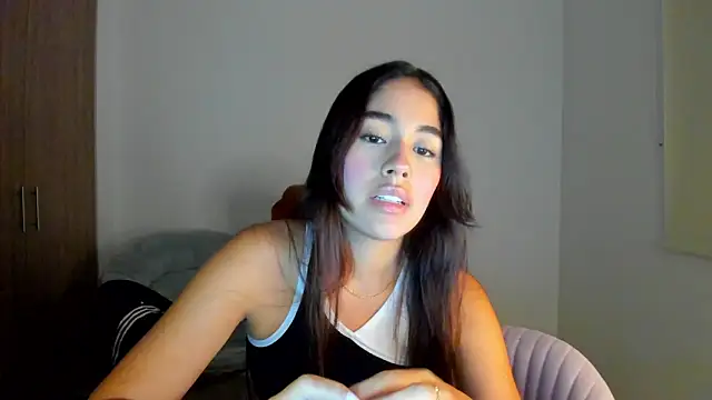 Snapshot of AriaMontgomery chatting on March 6, 3:02 am AriaMontgomery online show from March 6, 3:02 am