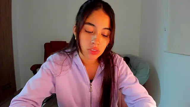 Snapshot of AriaMontgomery chatting on March 10, 3:12 am AriaMontgomery online show from March 10, 3:12 am