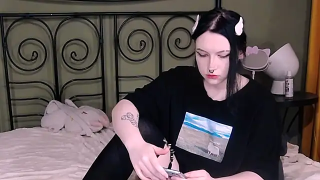 Snapshot of BlackyTea chatting on September 8, 11:04 pm BlackyTea online show from September 8, 11:04 pm