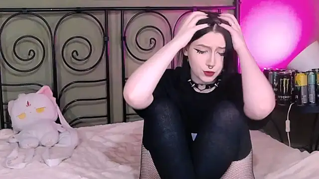 Snapshot of BlackyTea chatting on November 14, 11:13 pm BlackyTea online show from November 14, 11:13 pm