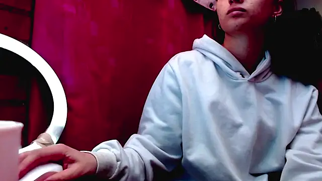 holy juli online show from February 7, 4:05 am