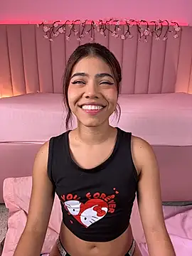 KellyOlsenbe online show from July 9, 9:08 pm