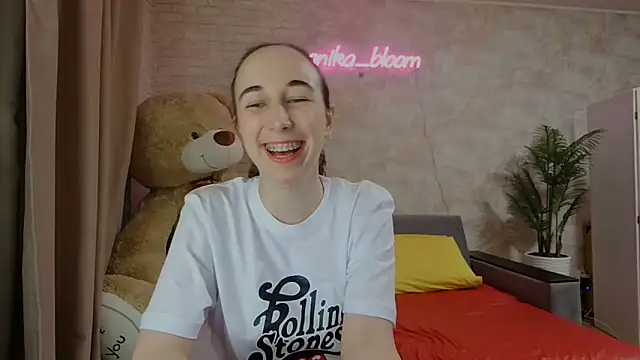 Anika bloom online show from March 20, 9:56 pm