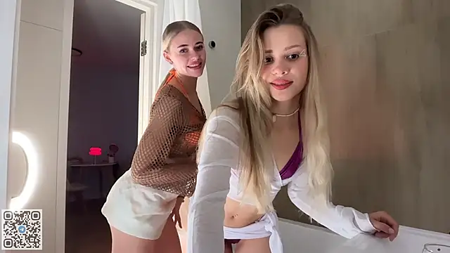 Snapshot of sunsally chatting on October 31, 5:58 pm sunsally online show from October 31, 5:58 pm