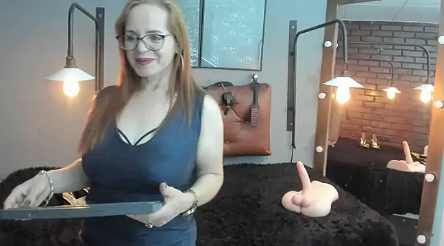 Snapshot of Samantha_mature56 chatting on March 12, 10:16 am Samantha mature56 online show from March 12, 10:16 am