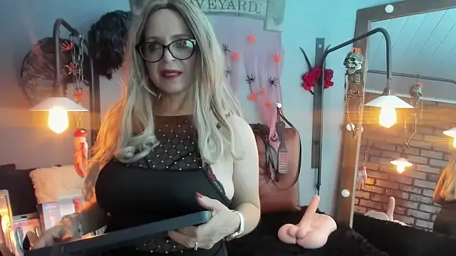 Samantha mature56 online show from October 21, 9:21 am