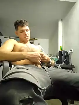 Snapshot of King_russo chatting on November 5, 10:21 pm King russo online show from November 5, 10:21 pm