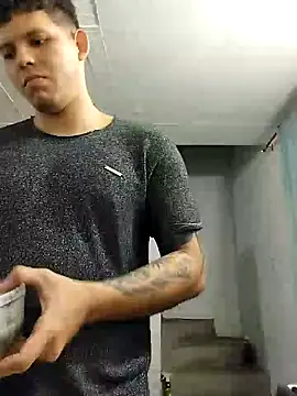 Snapshot of King_russo chatting on November 29, 2:25 am King russo online show from November 29, 2:25 am