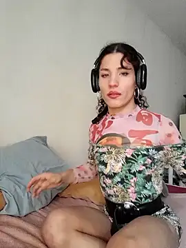 Snapshot of LaCristinatrans chatting on June 15, 4:53 pm LaCristinatrans online show from June 15, 4:53 pm