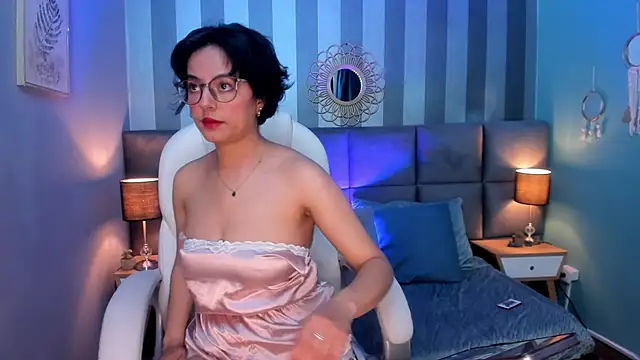 Snapshot of victoria_byte chatting on December 30, 1:47 pm victoria byte online show from December 30, 1:47 pm