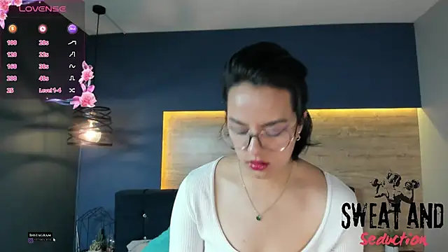 Snapshot of victoria_byte chatting on November 14, 9:24 pm victoria byte online show from November 14, 9:24 pm