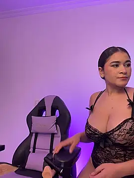celine bell20 online show from August 4, 10:12 pm