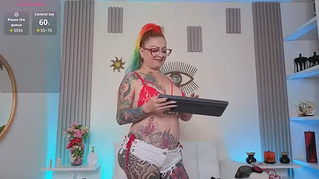 EMILY ROUSSE71 online show from May 25, 10:38 pm