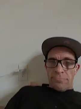 Snapshot of DirkD916 chatting on December 20, 8:49 pm DirkD916 online show from December 20, 8:49 pm