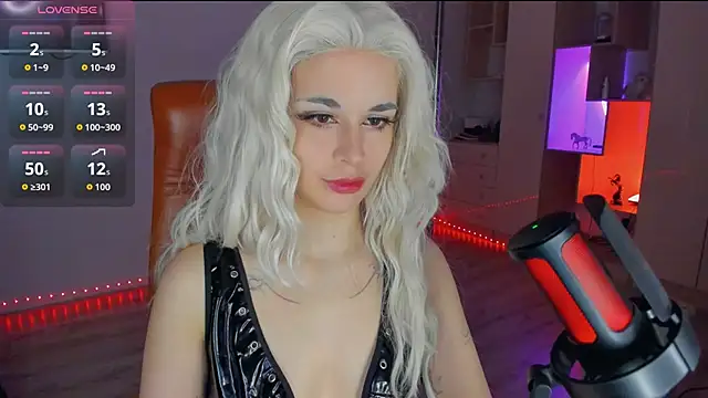 Snapshot of mollyposhh chatting on November 25, 6:19 pm mollyposhh online show from November 25, 6:19 pm