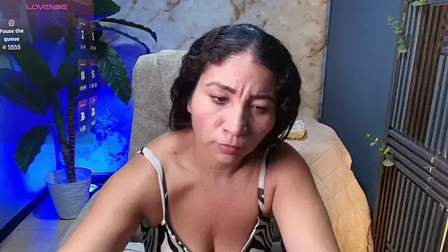 jennaa milf  online show from June 30, 7:15 pm
