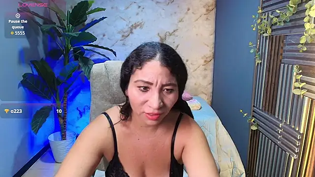 jennaa milf  online show from July 5, 12:01 pm