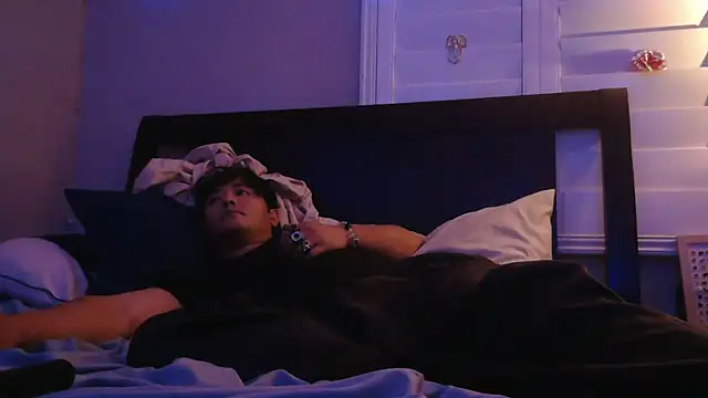 Snapshot of cloudyspun chatting on November 14, 4:33 am cloudyspun online show from November 14, 4:33 am