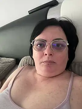 Amandamuller1982 online show from March 2, 6:27 am