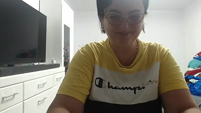 Amandamuller1982 online show from September 18, 9:28 pm