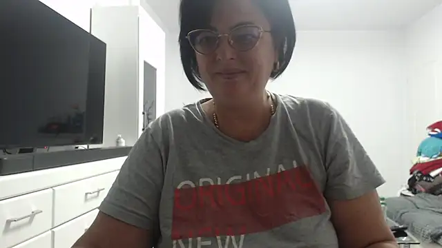 Amandamuller1982 online show from September 23, 8:34 pm