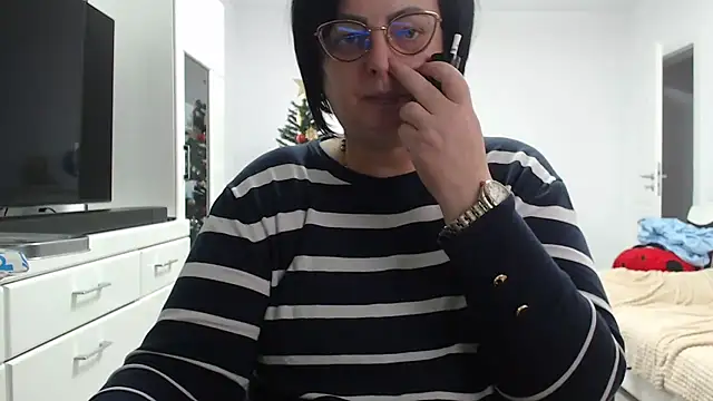 Amandamuller1982 online show from December 14, 9:25 am