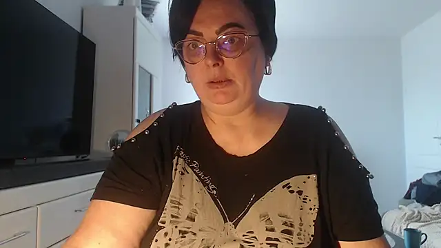 Amandamuller1982 online show from April 23, 8:24 am