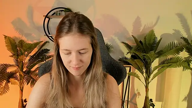 Snapshot of Sharon_Evansi chatting on December 4, 8:45 am Sharon Evansi online show from December 4, 8:45 am