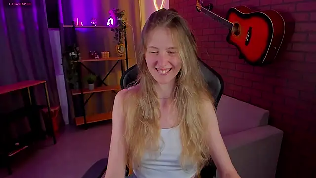 Snapshot of Sharon_Evansi chatting on January 4, 3:39 pm Sharon Evansi online show from January 4, 3:39 pm