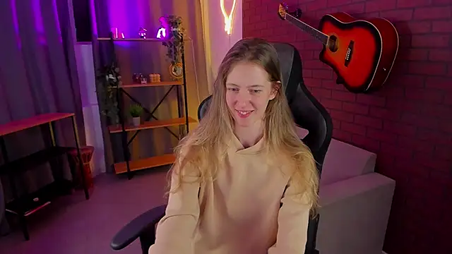 Snapshot of Sharon_Evansi chatting on January 5, 11:59 am Sharon Evansi online show from January 5, 11:59 am