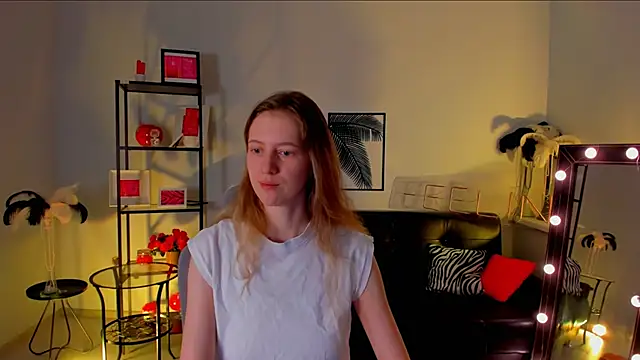 Snapshot of Sharon_Evansi chatting on March 14, 11:23 am Sharon Evansi online show from March 14, 11:23 am