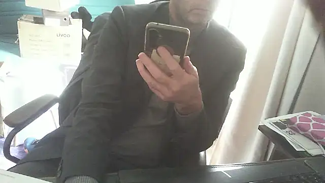 shyfrenchcock1 online show from February 13, 10:22 am