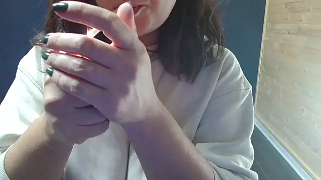 Snapshot of NovaBabe21 chatting on October 8, 8:23 am NovaBabe21 online show from October 8, 8:23 am