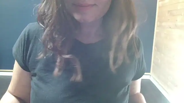 Snapshot of NovaBabe21 chatting on October 9, 6:55 am NovaBabe21 online show from October 9, 6:55 am