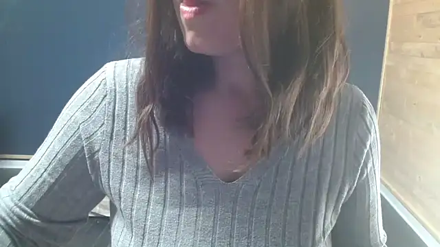 Snapshot of NovaBabe21 chatting on October 10, 12:42 am NovaBabe21 online show from October 10, 12:42 am