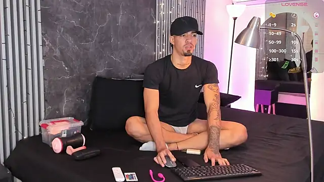 Snapshot of Duriel_ chatting on January 9, 12:19 pm Duriel online show from January 9, 12:19 pm