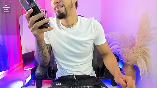 Snapshot of Duriel_ chatting on November 6, 6:09 pm Duriel online show from November 6, 6:09 pm