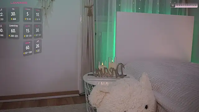 ZoeeZolton online show from December 15, 2:27 pm