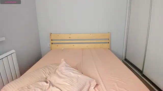 Snapshot of dragon_princesss chatting on February 3, 5:14 pm dragon princesss online show from February 3, 5:14 pm