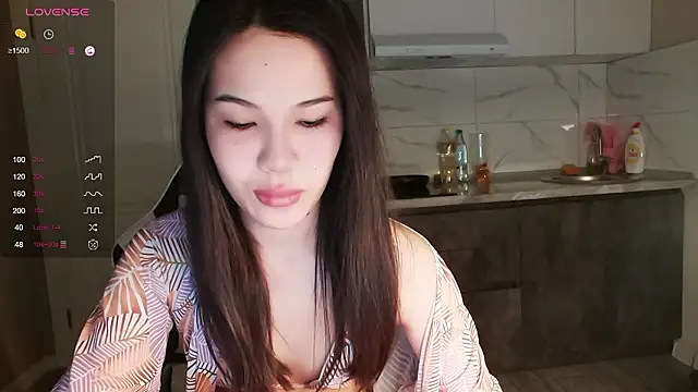 Snapshot of dragon_princesss chatting on February 13, 7:37 am dragon princesss online show from February 13, 7:37 am