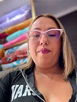 Snapshot of VIOLETA-25_ chatting on June 25, 4:11 pm VIOLETA-25 online show from June 25, 4:11 pm