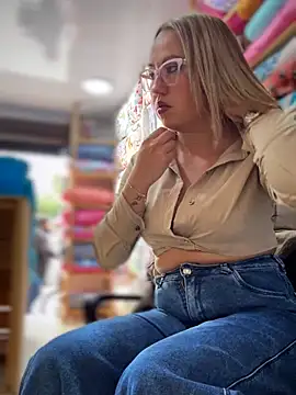 Snapshot of VIOLETA-25_ chatting on July 1, 3:56 pm VIOLETA-25 online show from July 1, 3:56 pm